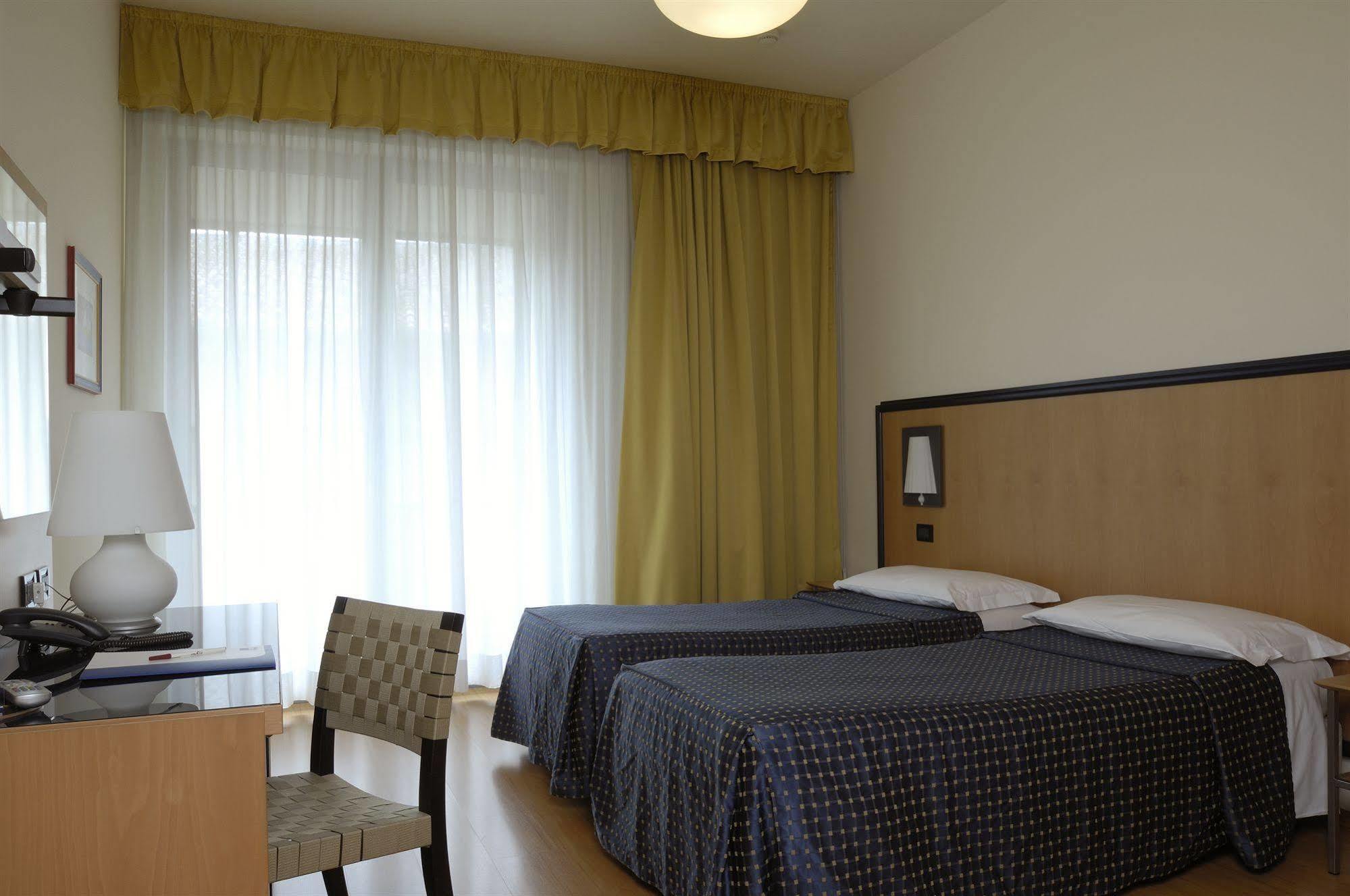 Hotel Masini Forlì Habitación foto